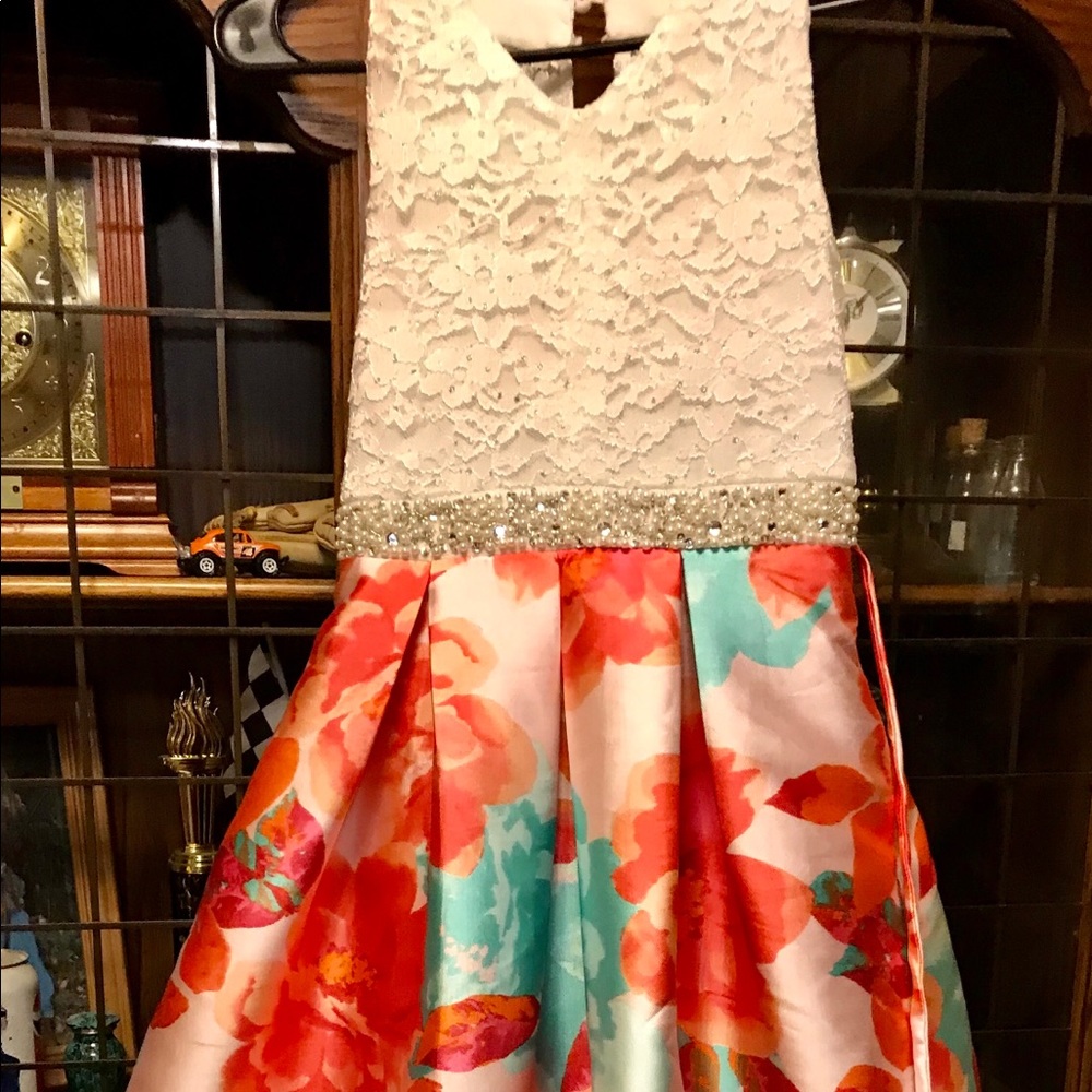 Floor length dress / floral